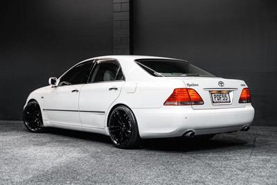 2004 Toyota Crown - Thumbnail