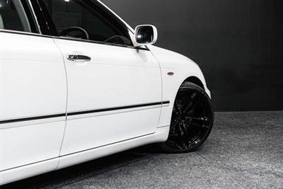 2004 Toyota Crown - Thumbnail