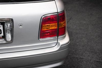 2000 Toyota Crown - Thumbnail
