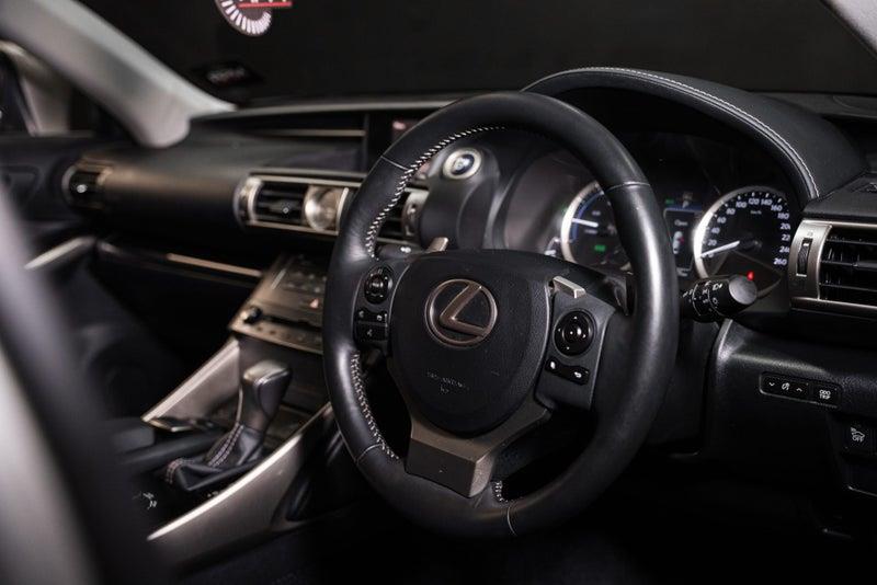 2014 Lexus IS 300h