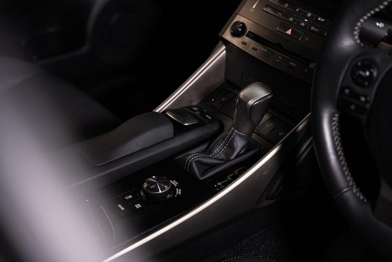 2014 Lexus IS 300h