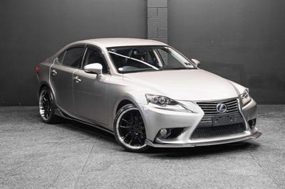2014 Lexus IS 300h - Thumbnail