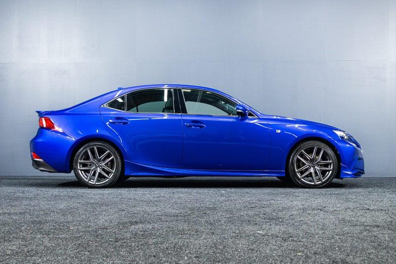 2014 Lexus IS 300h