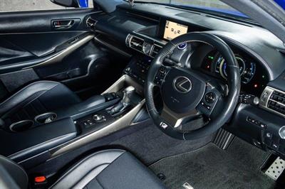 2014 Lexus IS 300h - Thumbnail