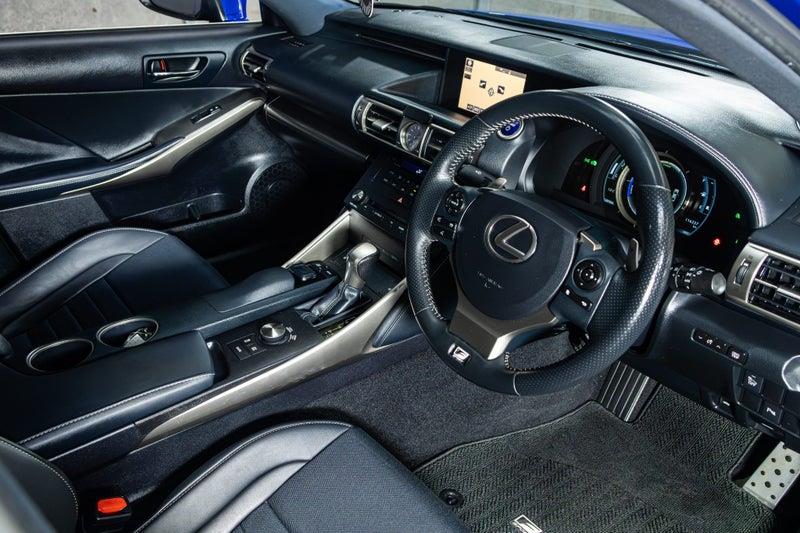 2014 Lexus IS 300h
