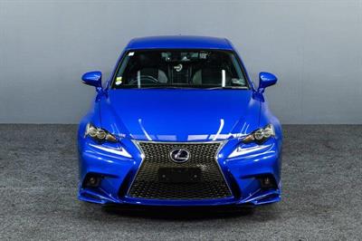 2014 Lexus IS 300h - Thumbnail