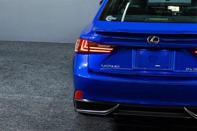 2014 Lexus IS 300h - Thumbnail