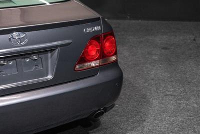 2005 Toyota Crown - Thumbnail