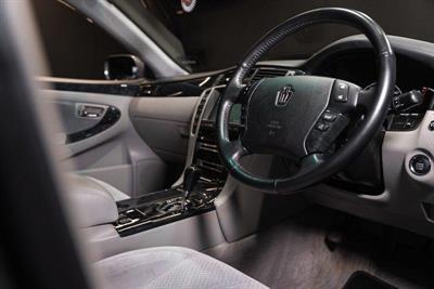 2005 Toyota Crown - Thumbnail