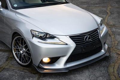 2013 Lexus IS 300h - Thumbnail