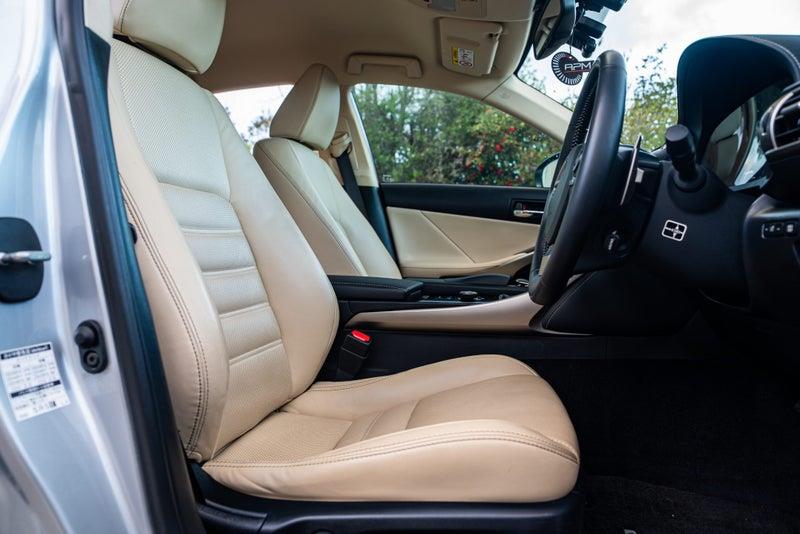2013 Lexus IS 300h