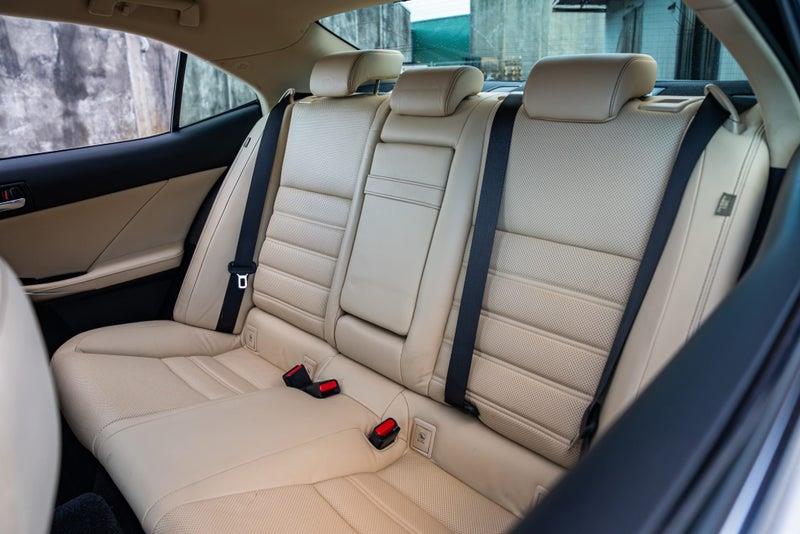 2013 Lexus IS 300h
