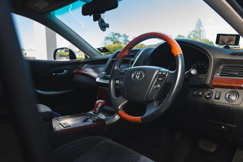 2012 Toyota Crown