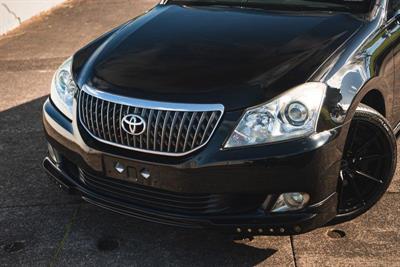 2012 Toyota Crown - Thumbnail
