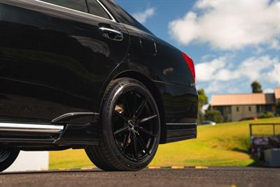2012 Toyota Crown - Thumbnail
