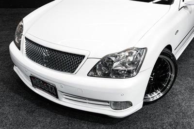 2004 Toyota Crown - Thumbnail