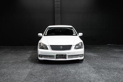 2004 Toyota Crown - Thumbnail