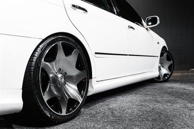 2004 Toyota Crown - Thumbnail