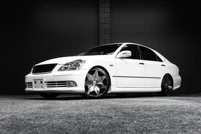 2004 Toyota Crown - Thumbnail