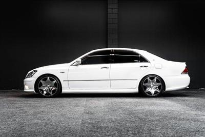 2004 Toyota Crown - Thumbnail