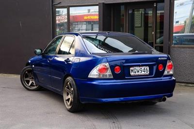 1999 Toyota Altezza - Thumbnail