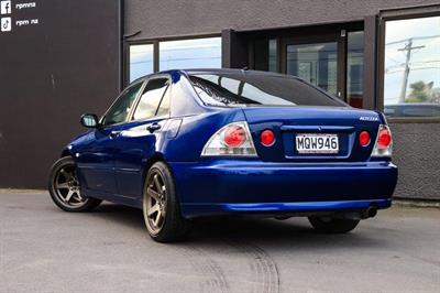 1999 Toyota Altezza - Thumbnail