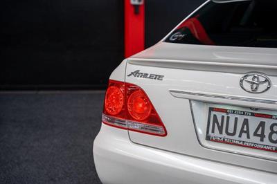 2005 Toyota Crown - Thumbnail