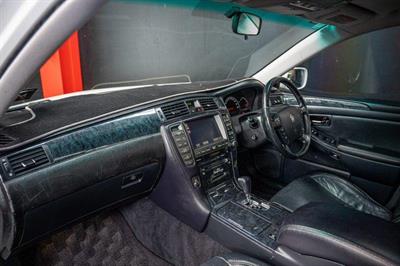 2005 Toyota Crown - Thumbnail