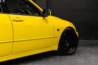 1999 Toyota Altezza - Thumbnail