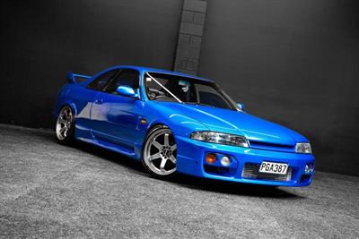 1996 Nissan Skyline - Thumbnail