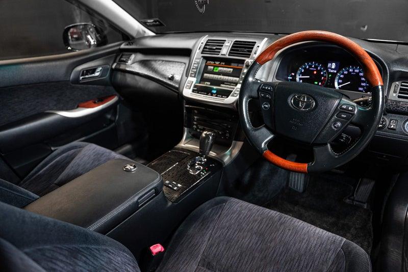 2010 Toyota Crown
