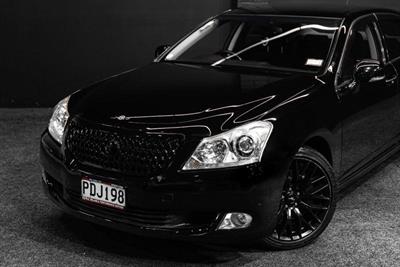 2010 Toyota Crown - Thumbnail