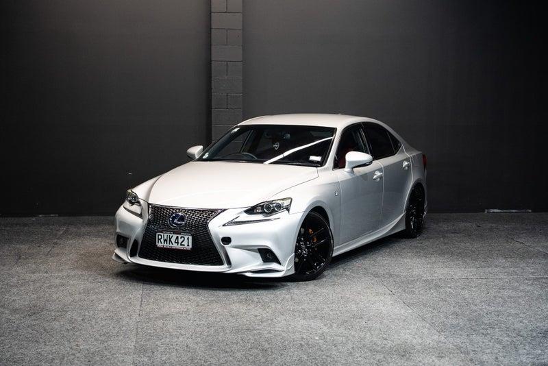 2014 Lexus IS 300h