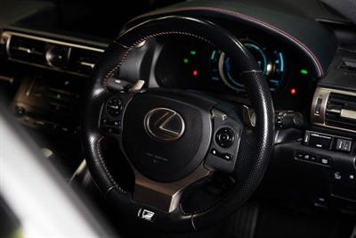 2014 Lexus IS 300h - Thumbnail