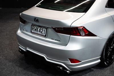 2014 Lexus IS 300h - Thumbnail
