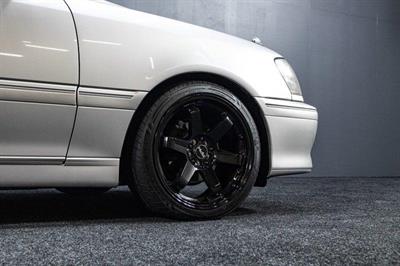 2002 Toyota Crown - Thumbnail