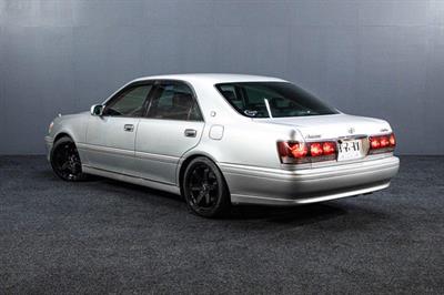 2002 Toyota Crown - Thumbnail