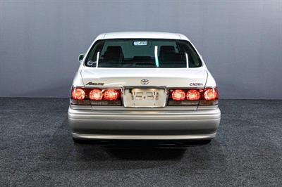 2002 Toyota Crown - Thumbnail