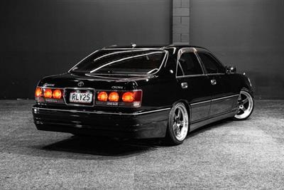 2000 Toyota Crown - Thumbnail