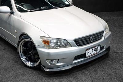2001 Toyota Altezza - Thumbnail