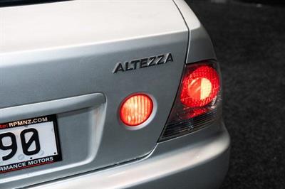 2001 Toyota Altezza - Thumbnail