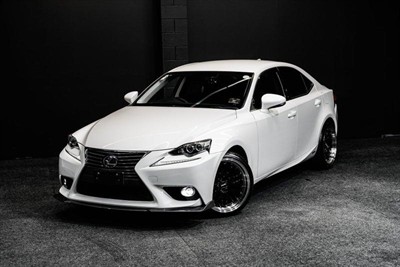 2013 Lexus IS 300h