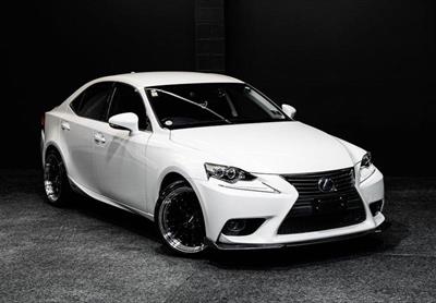 2013 Lexus IS300H - Thumbnail