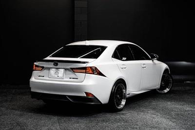 2013 Lexus IS300H - Thumbnail