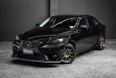 2015 Lexus IS 300h