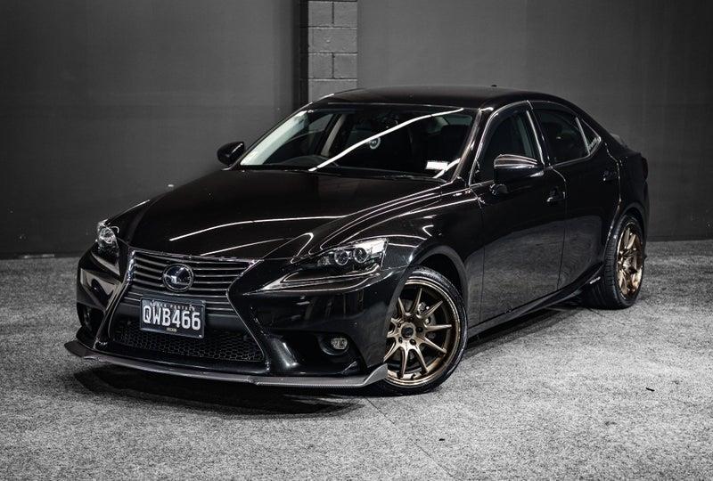 2015 Lexus IS 300h