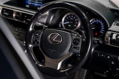 2015 Lexus IS 300h - Thumbnail