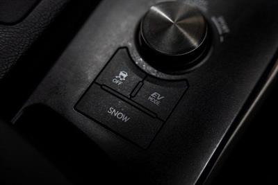 2015 Lexus IS 300h - Thumbnail