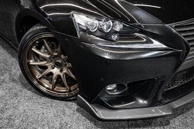 2015 Lexus IS 300h - Thumbnail