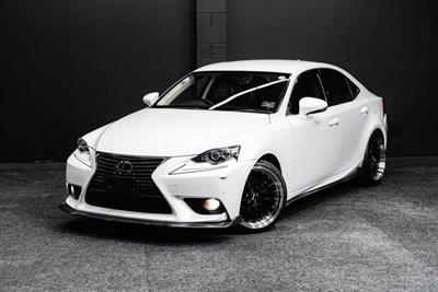 2013 Lexus IS 300h